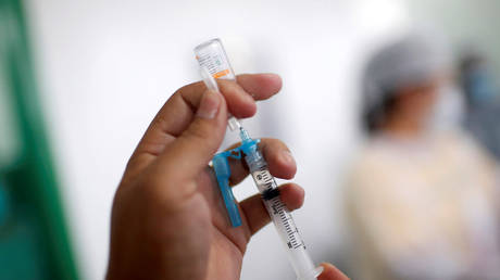 Vaccine crime ring: Chinese police make 80 arrests & seize 3,000 saline-filled syringes