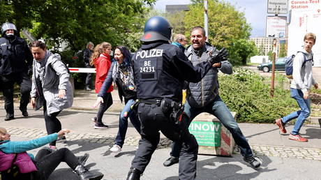 Anti-lockdown movement is breeding ground for far-right extremism, says German intelligence agency