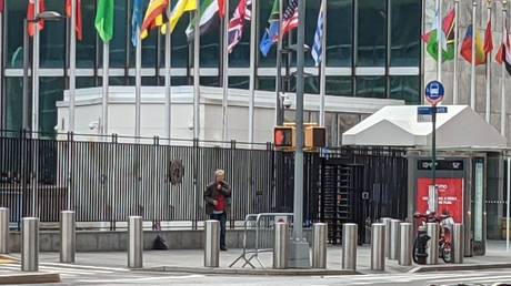 New York police in standoff with armed man at United Nations HQ